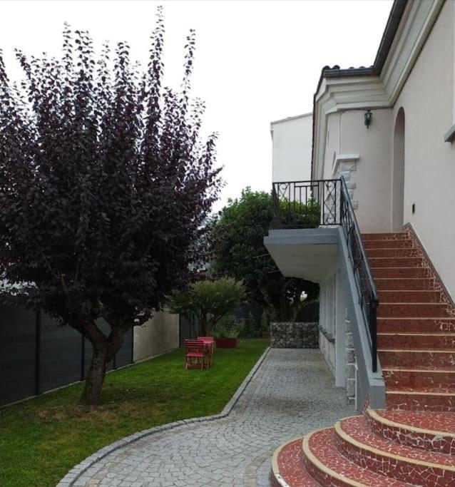 Appartement Dans Villa Pau Exterior photo